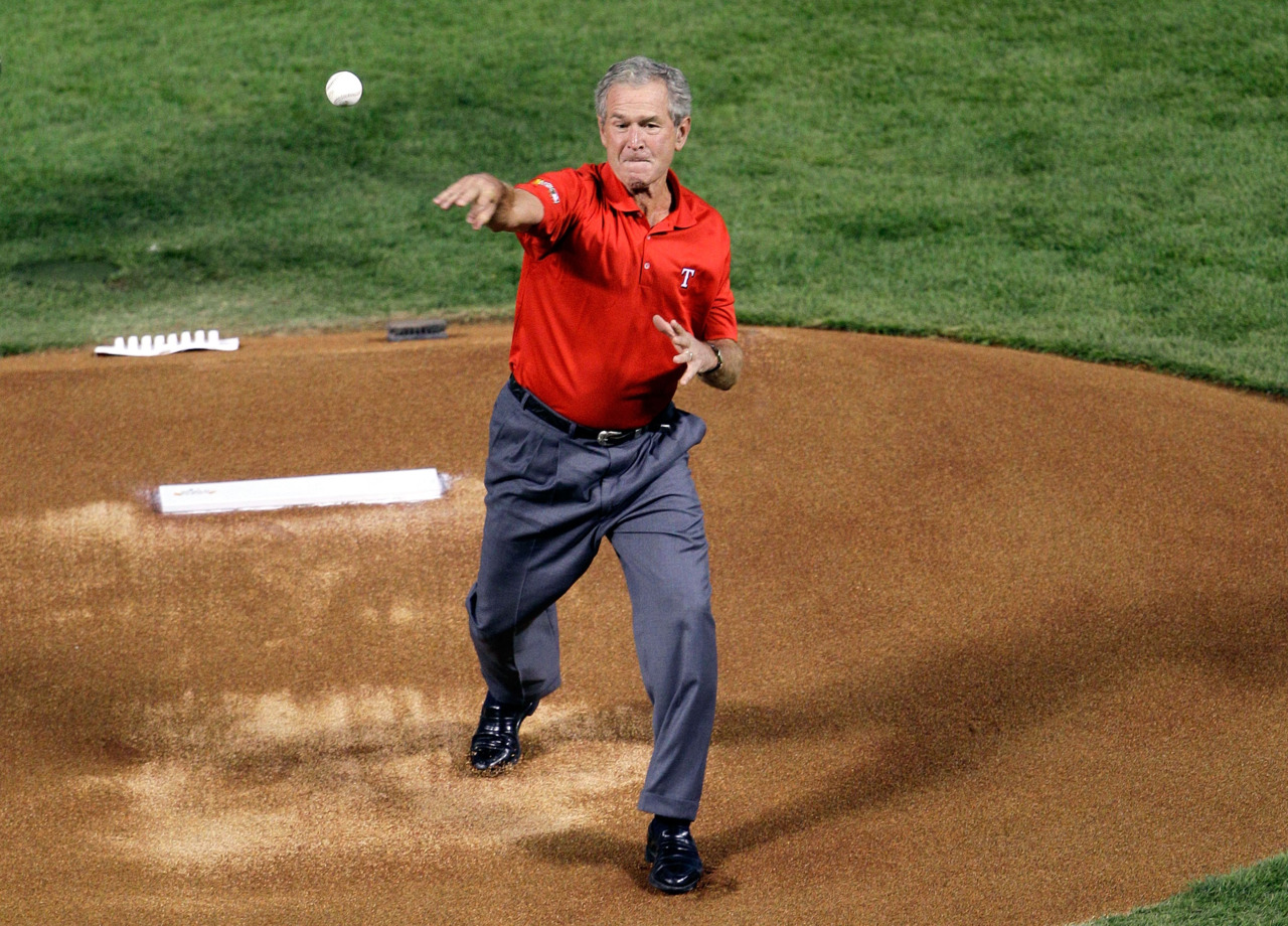 Джордж у Буш младший в бейсбольной